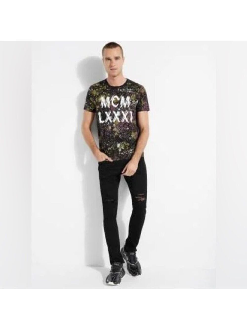 Guess Shirts Guess Basic Graffiti Drop T Shirt Crew Neck - Picture 4 of 16